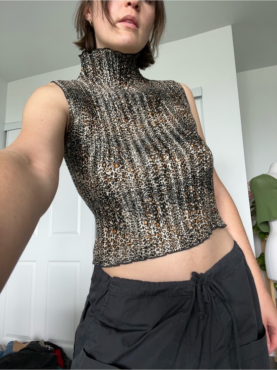 Vintage Tops - Vintage Sleeveless Mock Neck Tank Top - Black & Brown Leopard